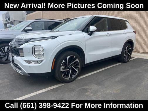 White Diamond 2024 Mitsubishi Outlander SE S-AWC