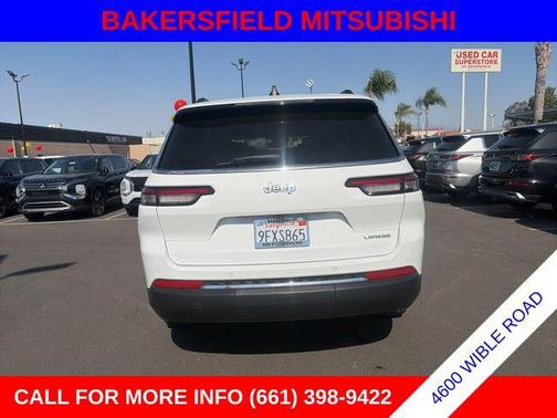 Bright White Clearcoat 2023 Jeep Grand Cherokee L Laredo