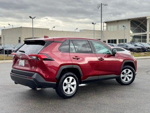 2022 Toyota RAV4 LE