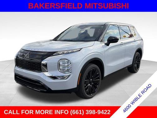 Diamond White 2026 Mitsubishi Outlander LE 2.5 2WD