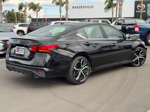 2023 Nissan Altima SR FWD
