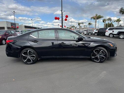 2023 Nissan Altima SR FWD