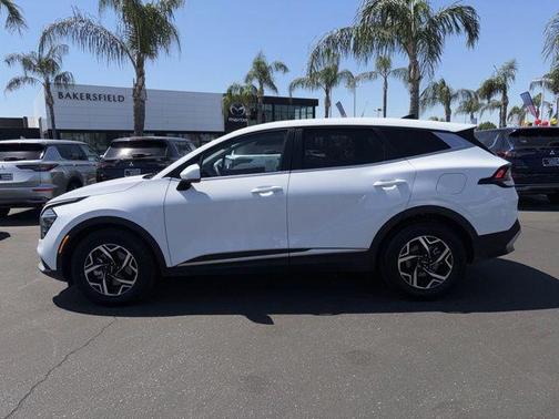 Glacial White Pearl 2025 Kia Sportage LX