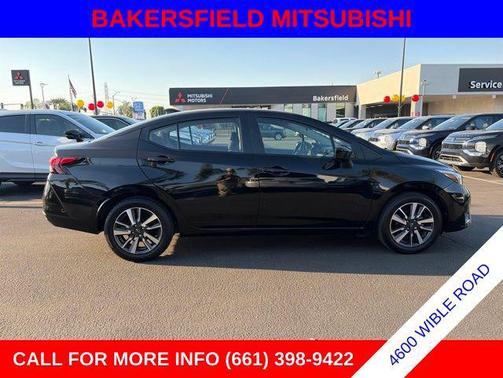 Super Black Metallic 2025 Nissan Versa 1.6 SV