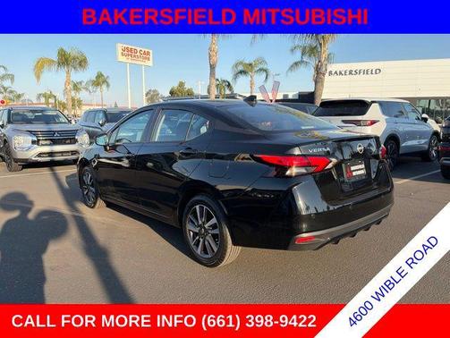 Super Black Metallic 2025 Nissan Versa 1.6 SV