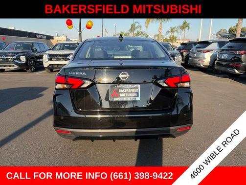 Super Black Metallic 2025 Nissan Versa 1.6 SV