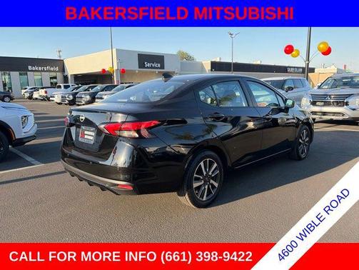 Super Black Metallic 2025 Nissan Versa 1.6 SV
