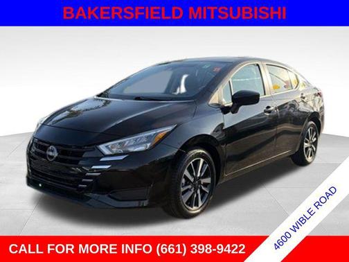 Super Black Metallic 2025 Nissan Versa 1.6 SV