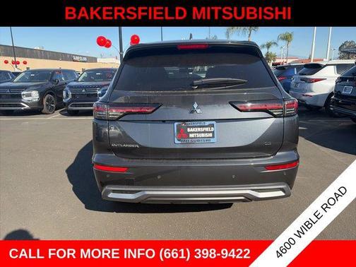 Graphite Gray 2026 Mitsubishi Outlander SE