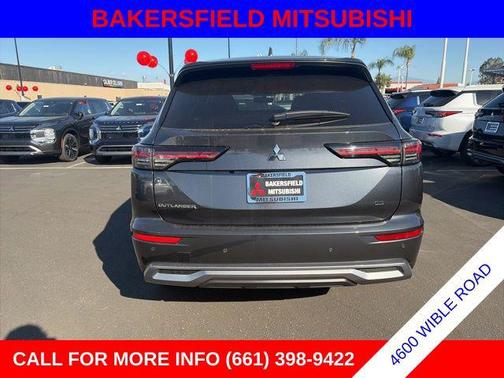 Graphite Gray 2026 Mitsubishi Outlander SE 2.5 2WD