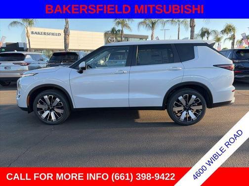 Diamond White 2026 Mitsubishi Outlander SE 2.5 2WD