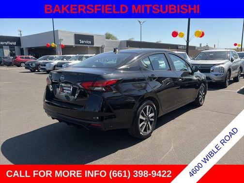 Super Black Metallic 2025 Nissan Versa 1.6 SV