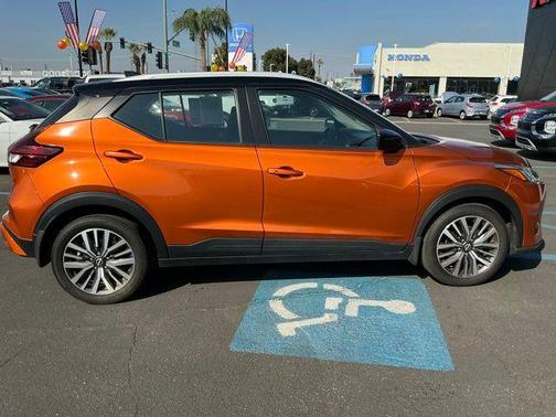 2023 Nissan Kicks SV