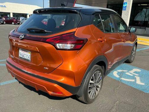2023 Nissan Kicks SV