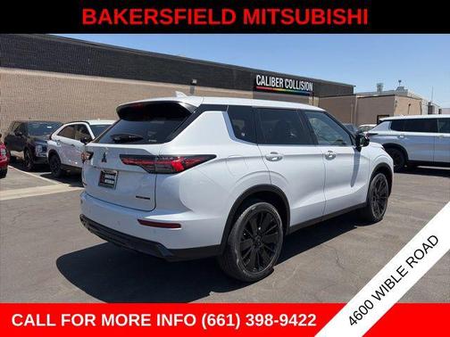 Diamond White 2026 Mitsubishi Outlander LE S-AWC