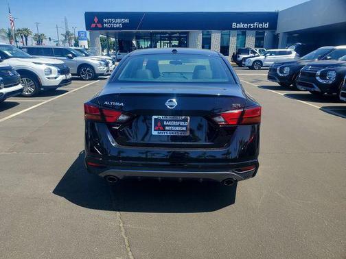 2022 Nissan Altima SR FWD