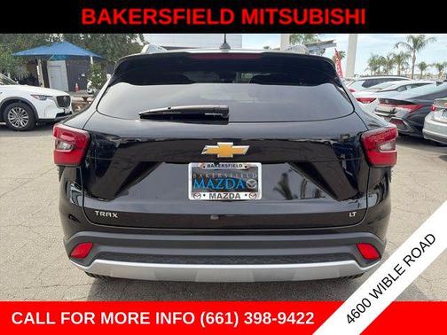 Mosaic Black Metallic 2025 Chevrolet Trax LT
