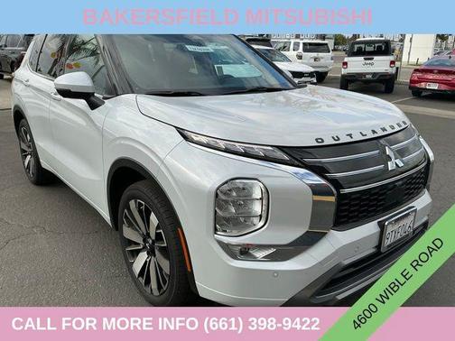 White Diamond/Black Roof 2025 Mitsubishi Outlander SEL 2.5 2WD