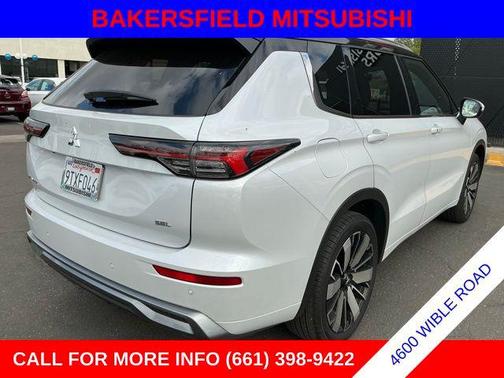 White Diamond/Black Roof 2025 Mitsubishi Outlander SEL 2.5 2WD