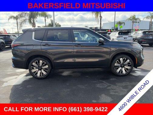 Graphite Gray 2026 Mitsubishi Outlander SE 2.5 2WD