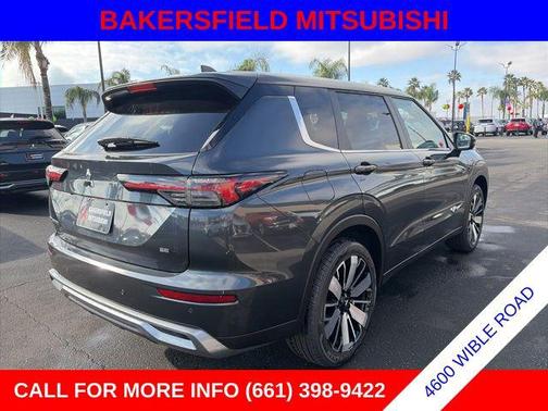 Graphite Gray 2026 Mitsubishi Outlander SE 2.5 2WD