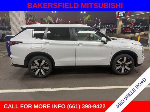 Diamond White 2026 Mitsubishi Outlander SE 2.5 S-AWC