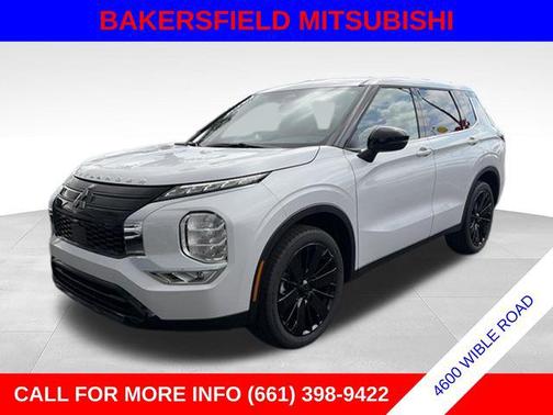 Diamond White 2026 Mitsubishi Outlander LE 2.5 2WD