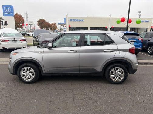 2024 Hyundai VENUE SE