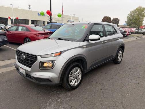 2024 Hyundai VENUE SE