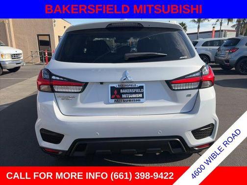 Diamond White 2026 Mitsubishi Outlander Sport SE