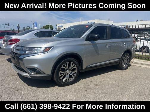 Alloy Silver Metallic 2018 Mitsubishi Outlander ES