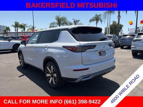 Diamond White 2026 Mitsubishi Outlander SE S-AWC