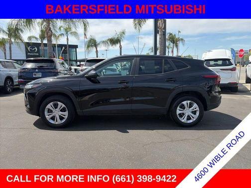 Mosaic Black Metallic 2025 Chevrolet Trax LS