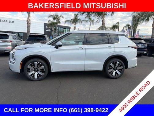 Diamond White 2026 Mitsubishi Outlander SEL