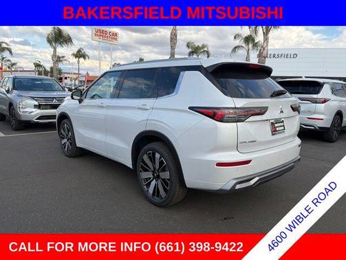 Diamond White 2026 Mitsubishi Outlander SEL 2.5 2WD