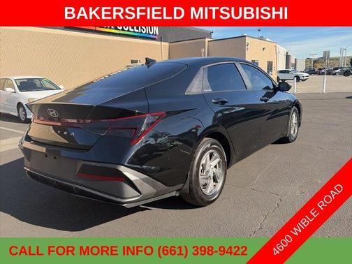 2025 Hyundai ELANTRA SE