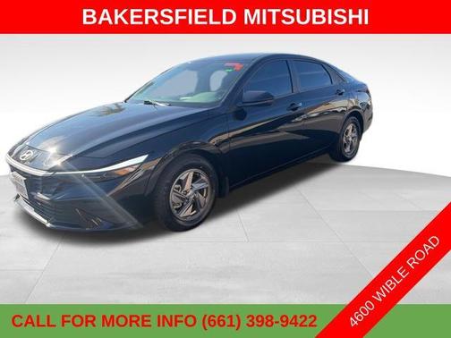 2025 Hyundai ELANTRA SE