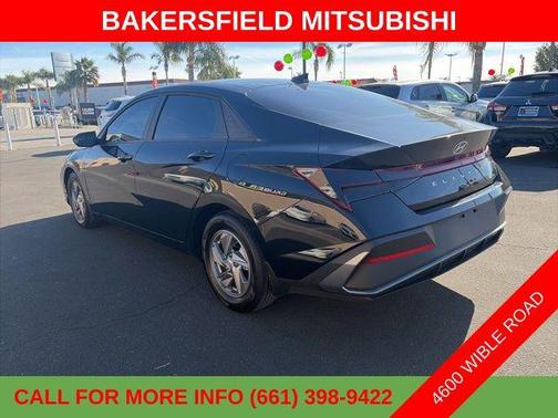 2025 Hyundai ELANTRA SE