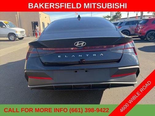 2025 Hyundai ELANTRA SE