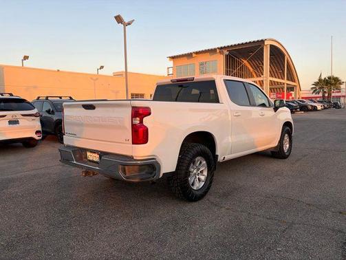 Summit White 2023 Chevrolet Silverado 1500 LT