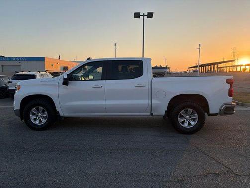 Summit White 2023 Chevrolet Silverado 1500 LT