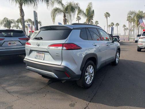 2024 Toyota Corolla Cross LE