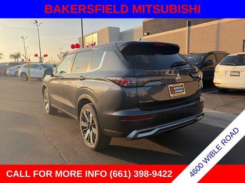 Graphite Gray 2026 Mitsubishi Outlander SE 2.5 2WD