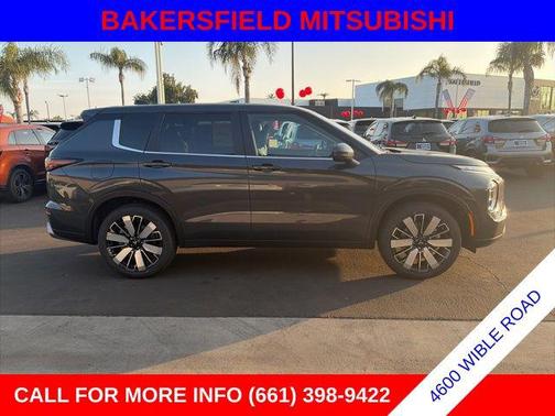 Graphite Gray 2026 Mitsubishi Outlander SE 2.5 2WD