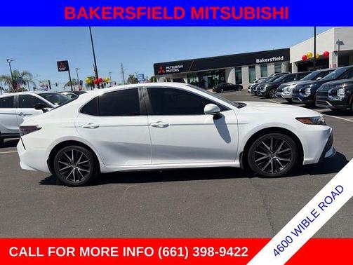 Ice 2024 Toyota Camry SE
