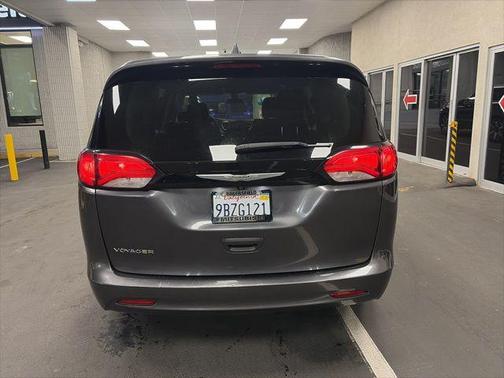 Granite Crystal Metallic Clearcoat 2022 Chrysler Voyager LX