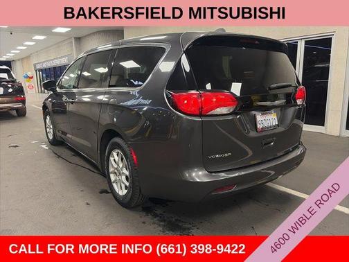 2022 Chrysler Voyager LX