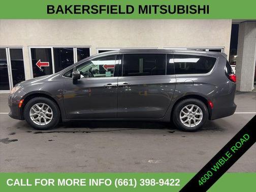 2022 Chrysler Voyager LX