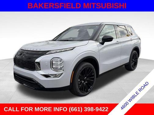 Diamond White 2026 Mitsubishi Outlander LE 2.5 S-AWC
