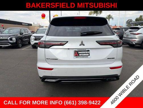 Diamond White 2026 Mitsubishi Outlander LE S-AWC